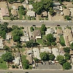 2nd image of 2409 Lake St