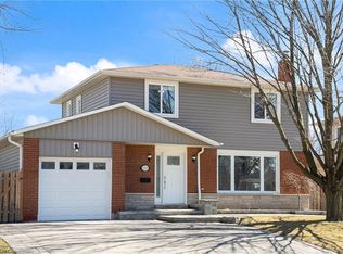 2225 Sheffield Dr, Burlington, ON L7P2W9