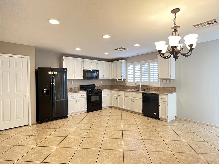 8048 Windmill Villa St — Photo 2