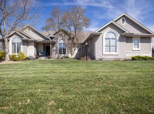 7216 SW Palace Dr, Topeka, KS 66610