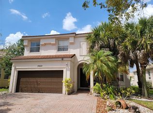 15625 SW 52nd Ct, Hollywood, FL 33027