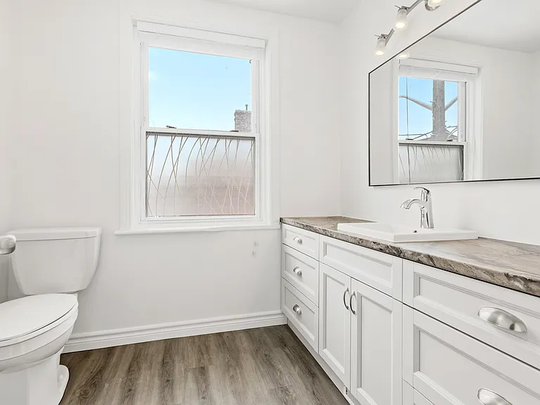 481 Besserer St #1 — Photo 22