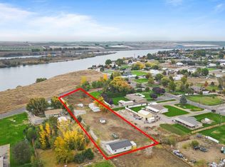 71 W Sunset Dr, Burbank, WA 99323