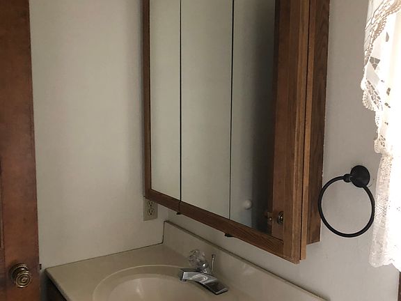 2nd bath on 2nd floor