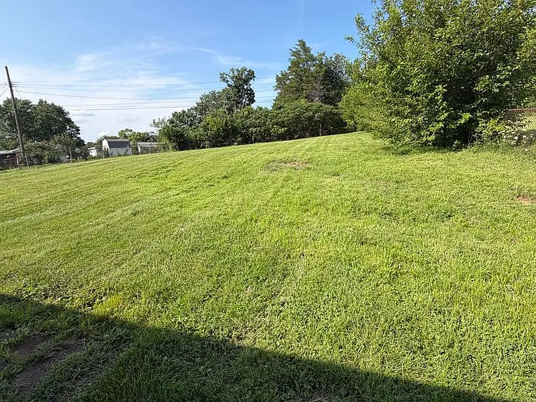 106 Tulip Dr — Photo 15