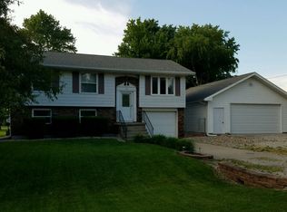 410 Meadow Ter, Dalton City, IL 61925