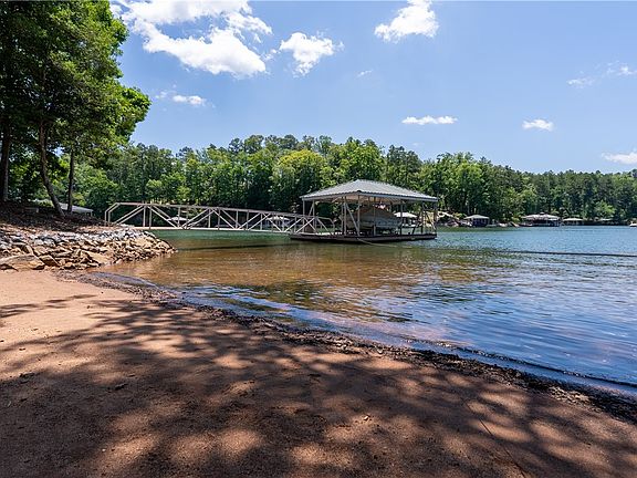 4th image of 566 Riverstone Dr
