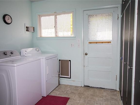 5th image of 28 Alderson Ave