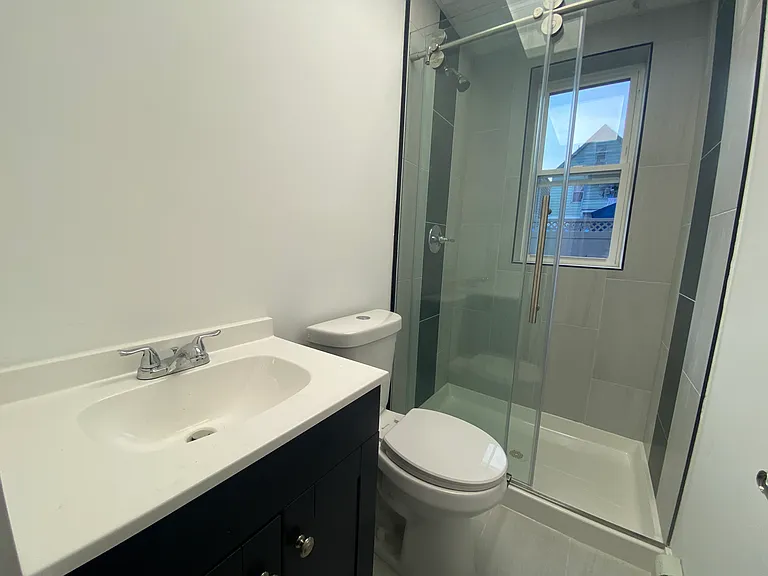 12-14 Jackson St #4 — Photo 6