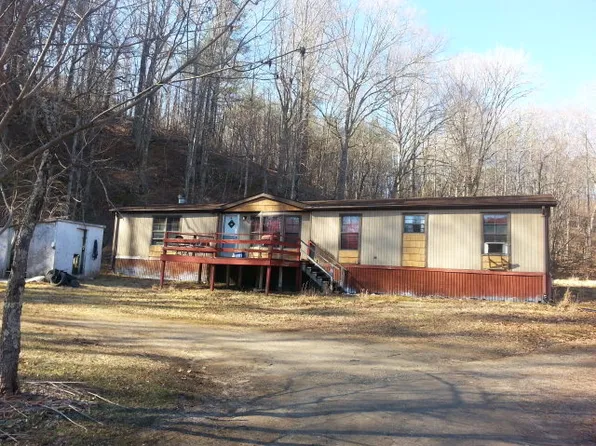 233 Mary Hunter Dr, Bassett, VA 24055