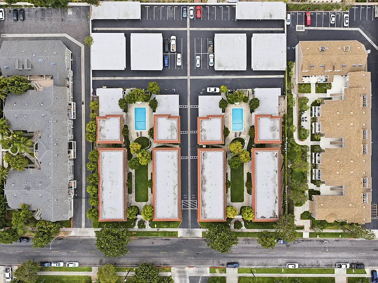 Webster Apartments — Photo 4