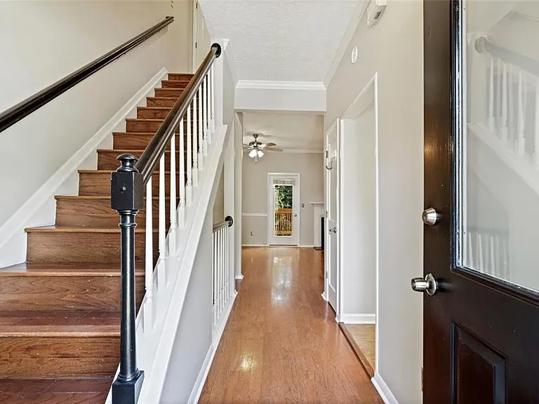 507 Wedgewood Way — Photo 2