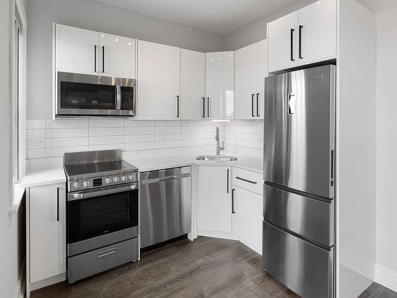 5th image of 7645 N Sheridan Rd #506