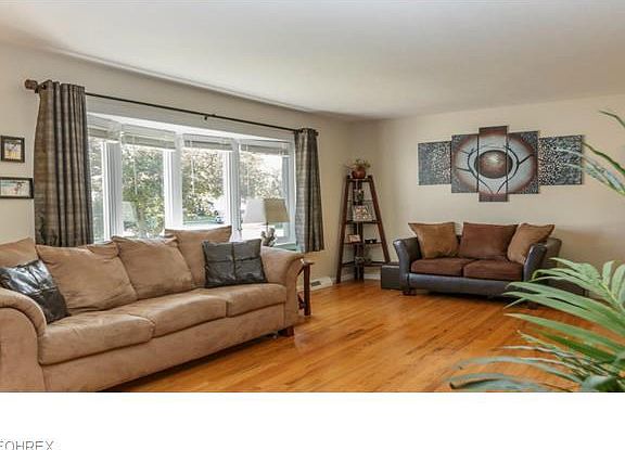 3rd image of 188 W Overlook Dr