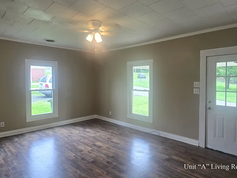 605 Grove St — Photo 4