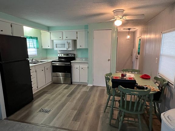 5th image of 1000 Walker St #239