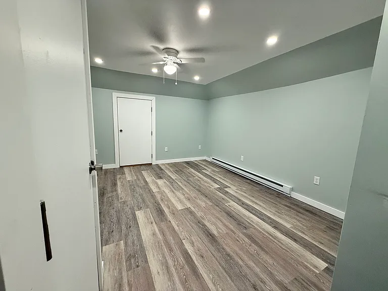 242 Washington Blvd #1/2 — Photo 4
