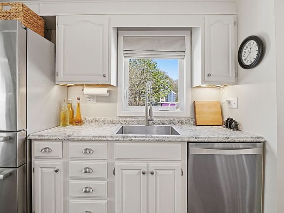 5th image of 14 Walnut Rd