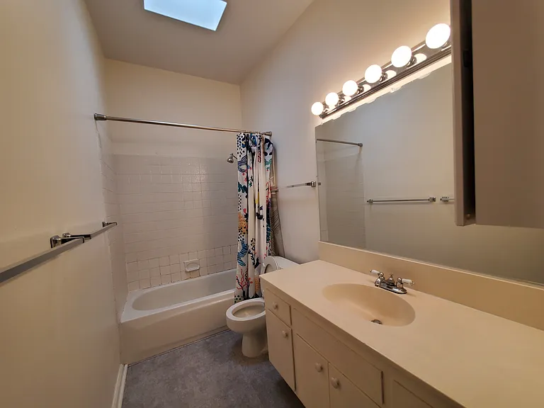 630 Isla Pl — Photo 2