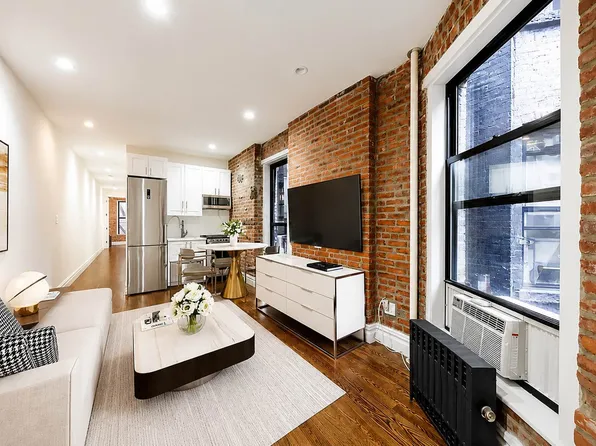 266 W 25th St #4N, New York, NY 10001