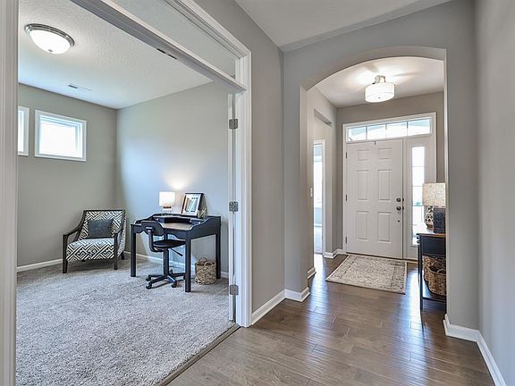 4th image of 1324 Woodlawn Ct