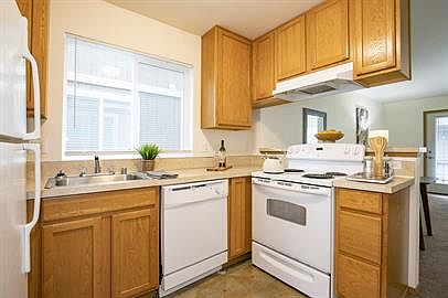 photos of a similar unit