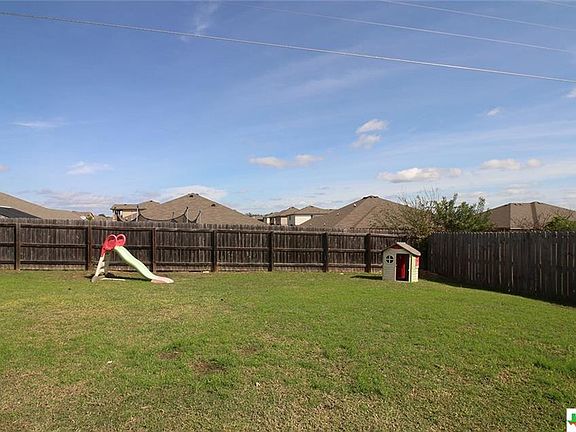 4th image of 9510 Diana Dr