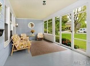 72 Riverside Dr, Riverhead, NY 11901