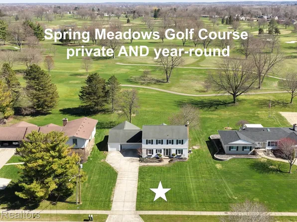 1322 Meadow Green Ln, Linden, MI 48451