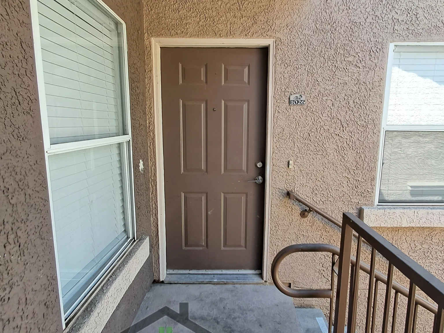3 bed, 1345 sqft, $2,300 — Photo 2