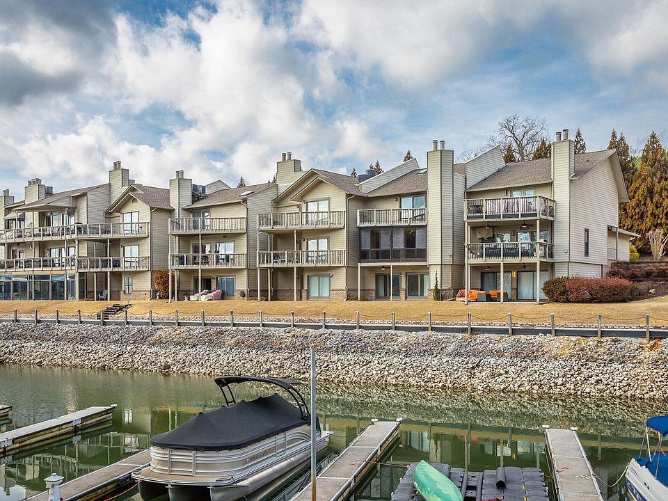 1st image of 4248 Lakeshore Ln #36