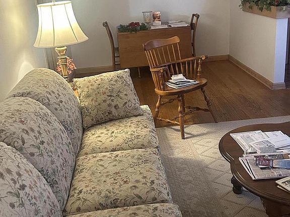 4th image of 235 Oregon STREET