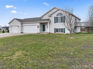 2050 Stag Ct NE, Cedar Springs, MI 49319