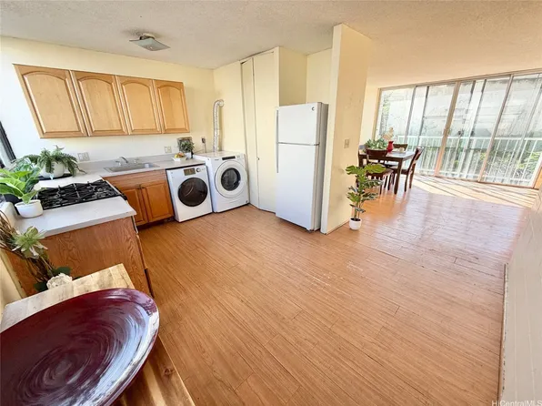 2929 Ala Ilima St APT 303, Honolulu, HI 96818