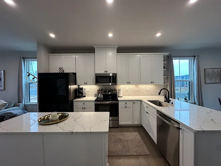 4752 Chastain Ave — Photo 6