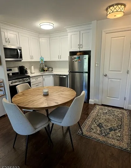 909 Thoreau Ct — Photo 5