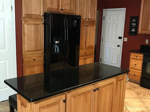 3rd image of 9900 Cypress Cir