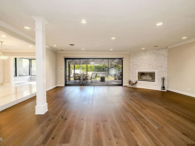 4330 Bel Aire Dr — Photo 8