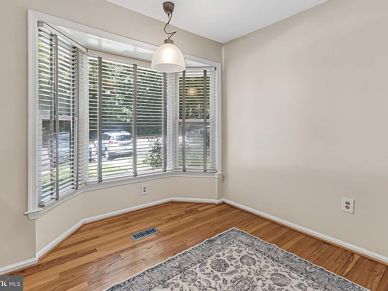 5719 Oakshore Ct — Photo 18