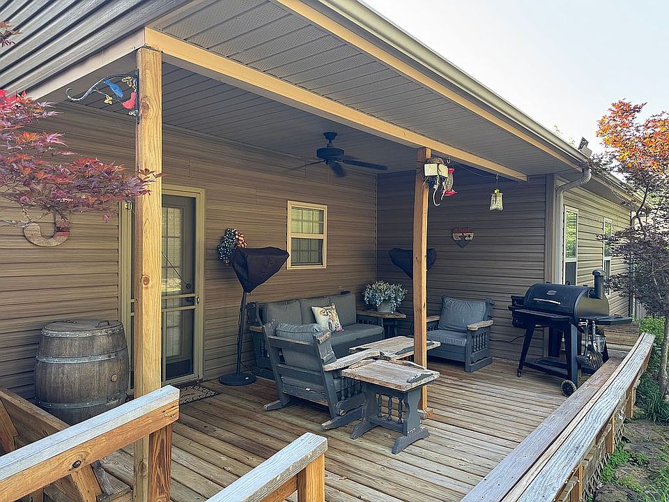 2nd image of 830 Copperfield Cir