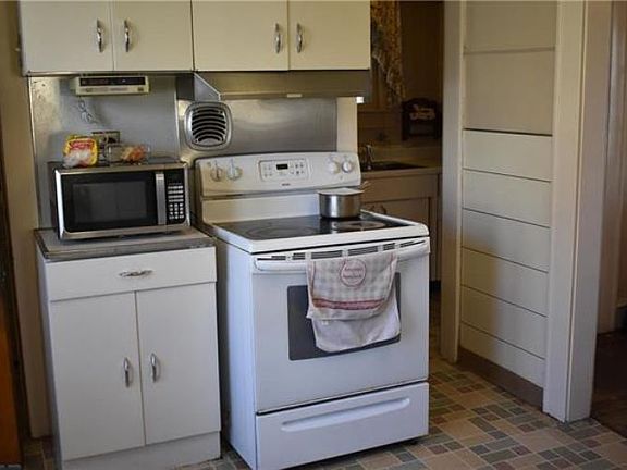 5th image of 723-725 Crown Ave