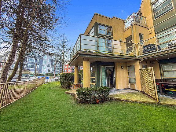 2nd image of 22277 122nd Ave #101