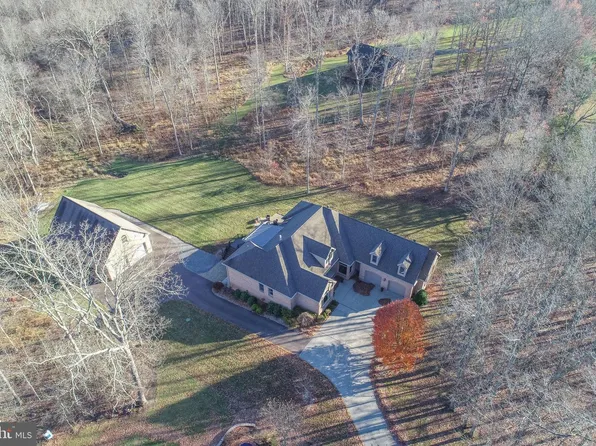 1001 Sutter Ln, Oakland, MD 21550