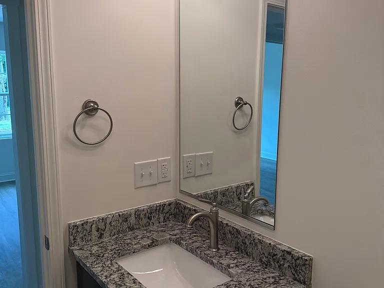 139 Nelson St #201 — Photo 5