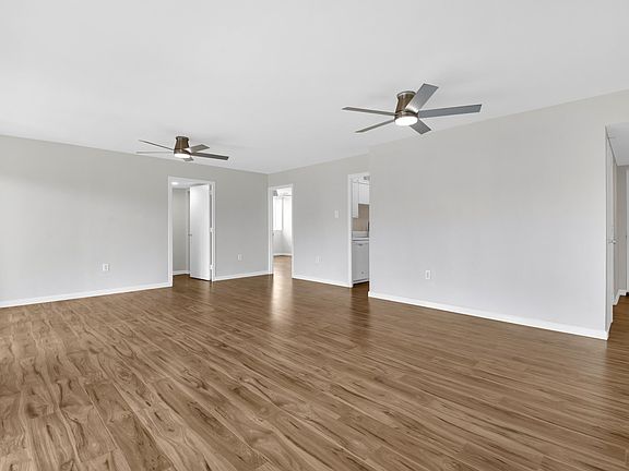 3rd image of 1414 Continental Dr APT 509