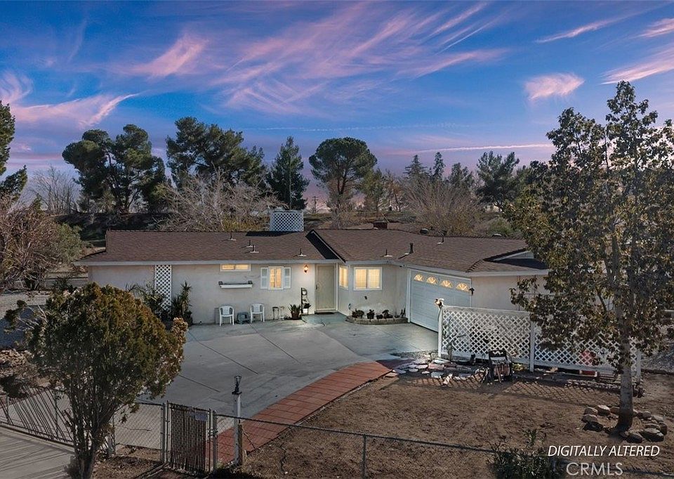 1st image of 15873 La Paz Dr