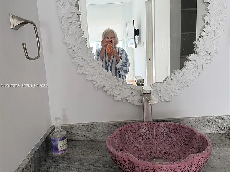 2457 Collins Ave #Penthouse 5 — Photo 11