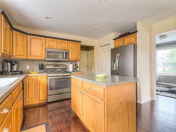 5th image of 6092 Glengarry Dr SE