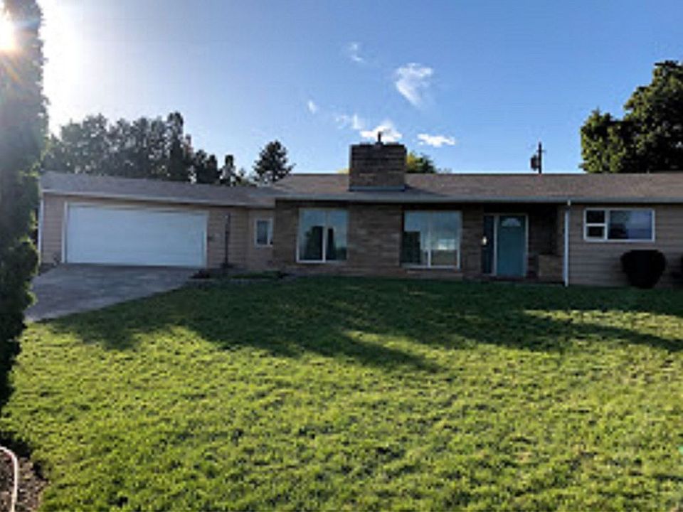 1st image of 1230 SE Dewey Dr