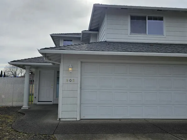 906 Brandi Way, Central Point, OR 97502